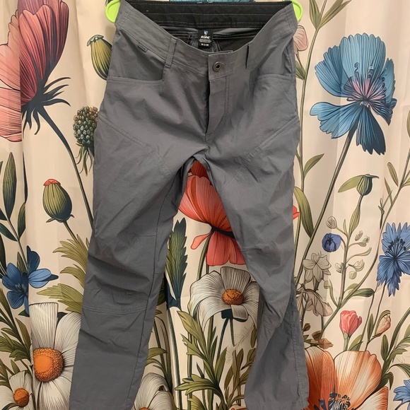 31x30 gray Kuhl pants - Picture 1 of 3